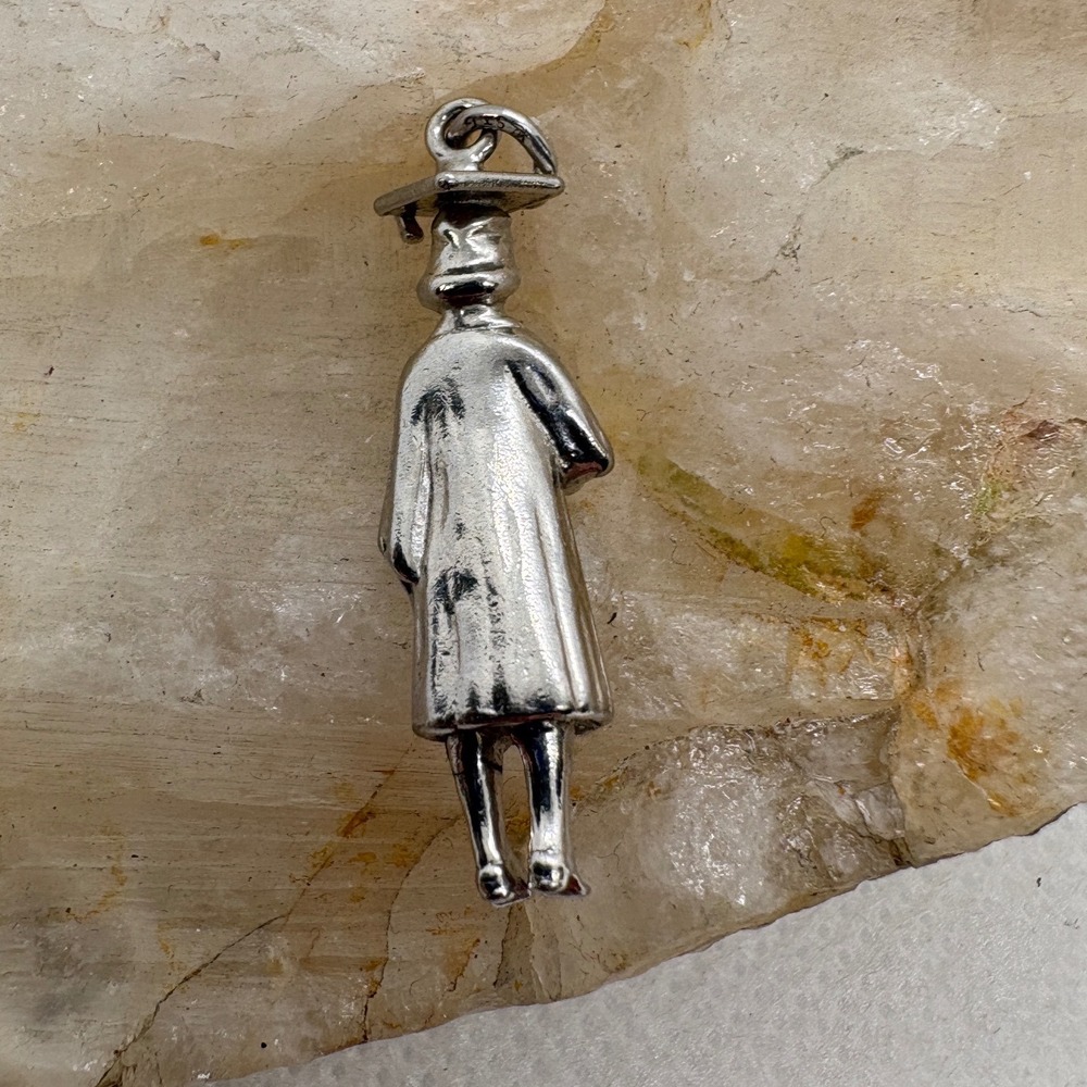 Vintage Sterling Silver Graduate Student Charm Pendant Cap Gown Diploma 4.04g - Picture 2 of 7
